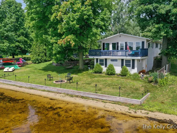 4991 Lakeview Dr, Coral, MI 49322