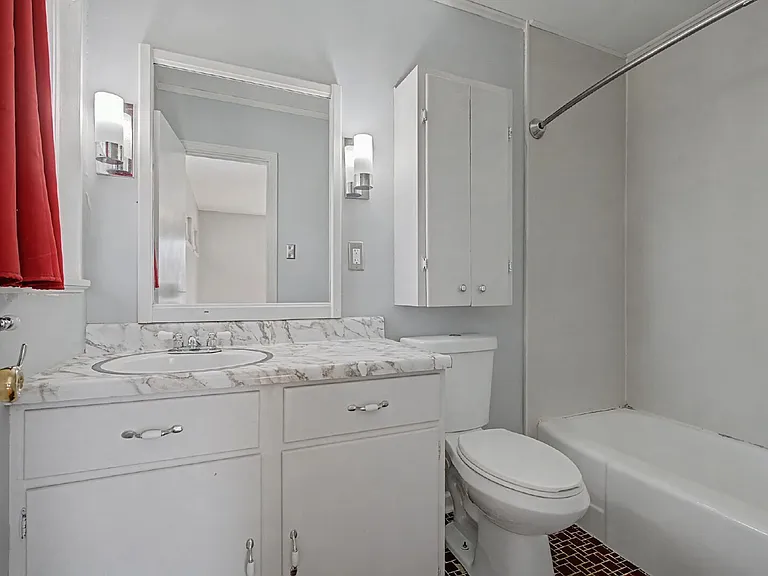 422 N Pecan St — Photo 20