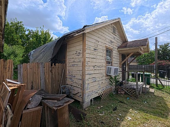 2nd image of 1914 Benson St