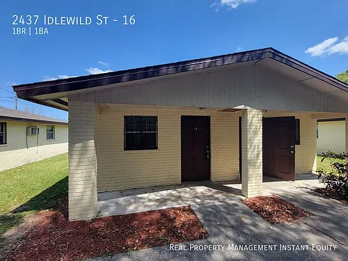 2437 Idlewild St Photo 1
