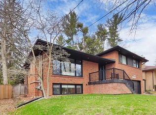 3170 The Credit Woodlands, Mississauga, ON L5C 2J4