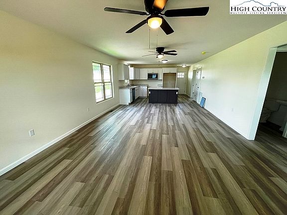 5th image of 630 W Jefferson Street