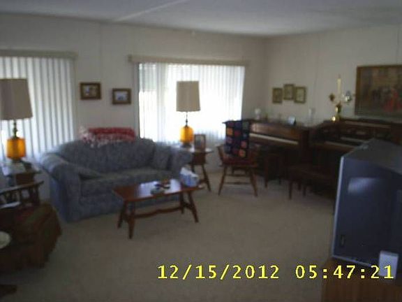 ANOTHER LIVING ROOM LOOK