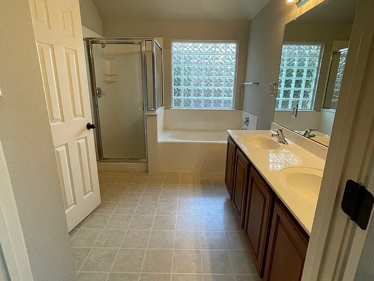 10025 Mount Rainier Dr — Photo 21