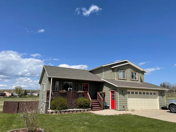 827 Ridgeview St, Belle Fourche, SD 57717