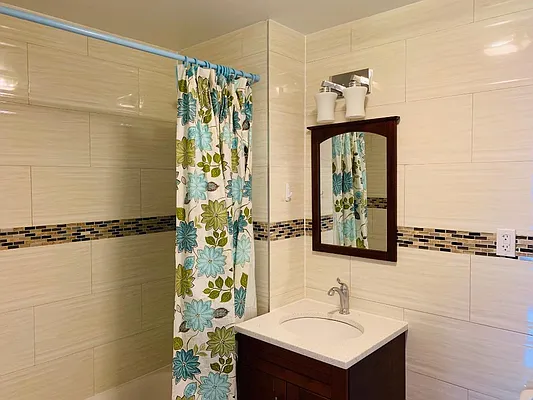 Rented by Chous Realty Group Inc | media 5