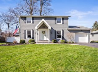 393 True Hickory Dr, Rochester, NY 14615