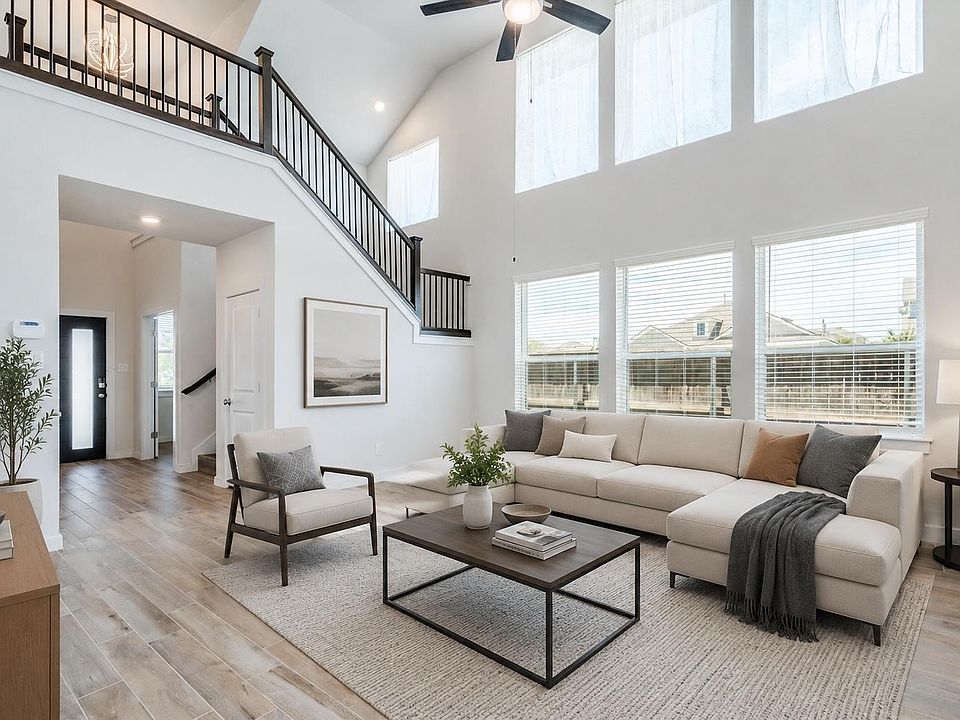 1st image of 121 Camino Verde