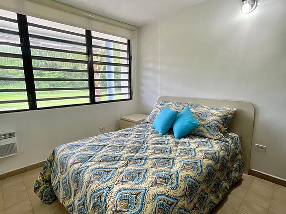 2nd image of Edificio 8 Urb Playas Del Yunque APT 217