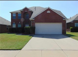 9113 Saratoga Rd, Fort Worth, TX 76244