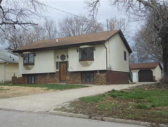 notice the driveway space