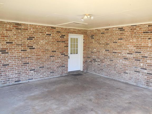 5th image of 1605 Zez St