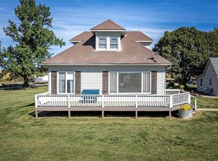 32031 Payne Rd, Waverly, MO 64096