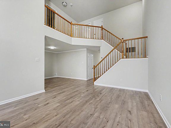 3rd image of 408 Aqueduct Dr
