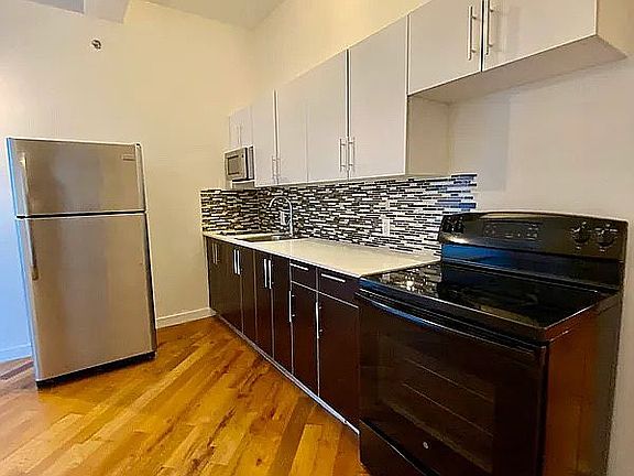 2nd image of 2928 41st Ave APT 604