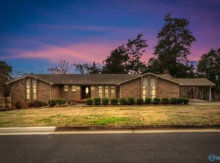 7602 Peacock Dr SW, Huntsville, AL 35802