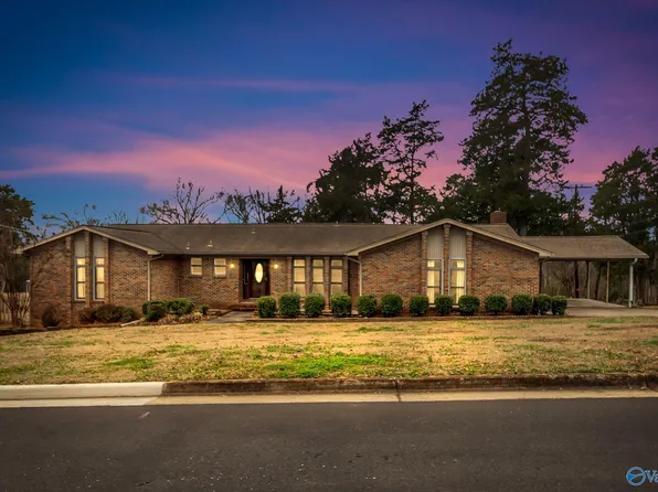7602 Peacock Dr SW, Huntsville, AL 35802