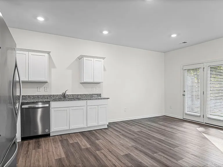 1012 Paddington Dr — Photo 11