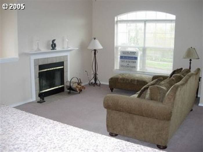 2nd image of 1231 NE Horizon Loop Unit 209