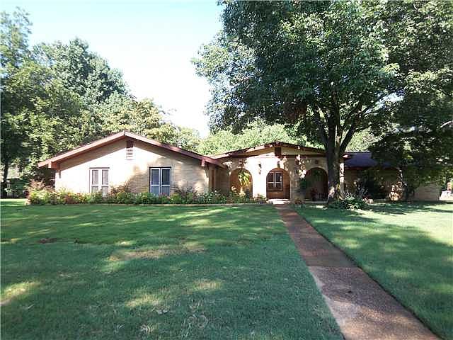 1st image of 1377 Brookside Dr
