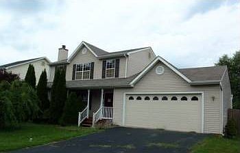 1st image of 10 Riverton Dr