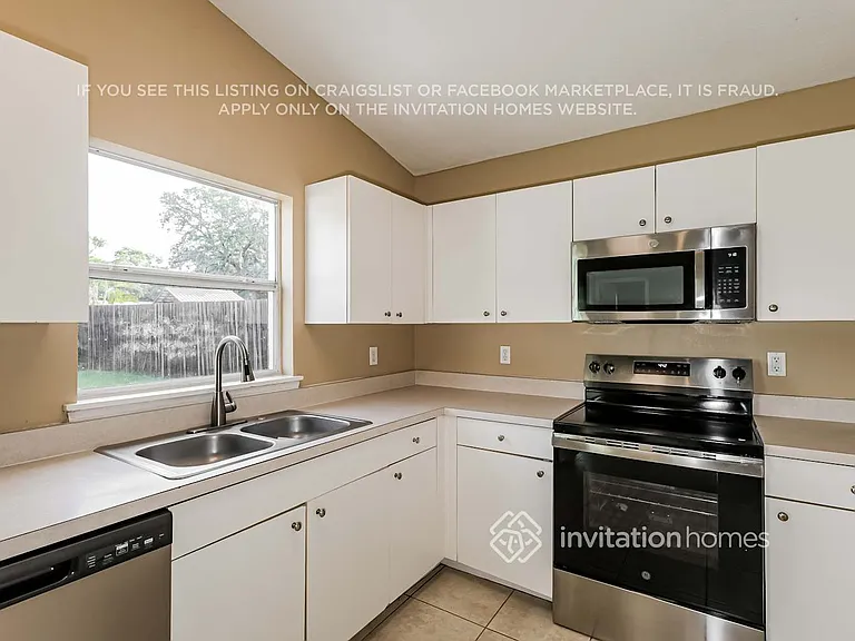 1319 W Knollwood St — Photo 9