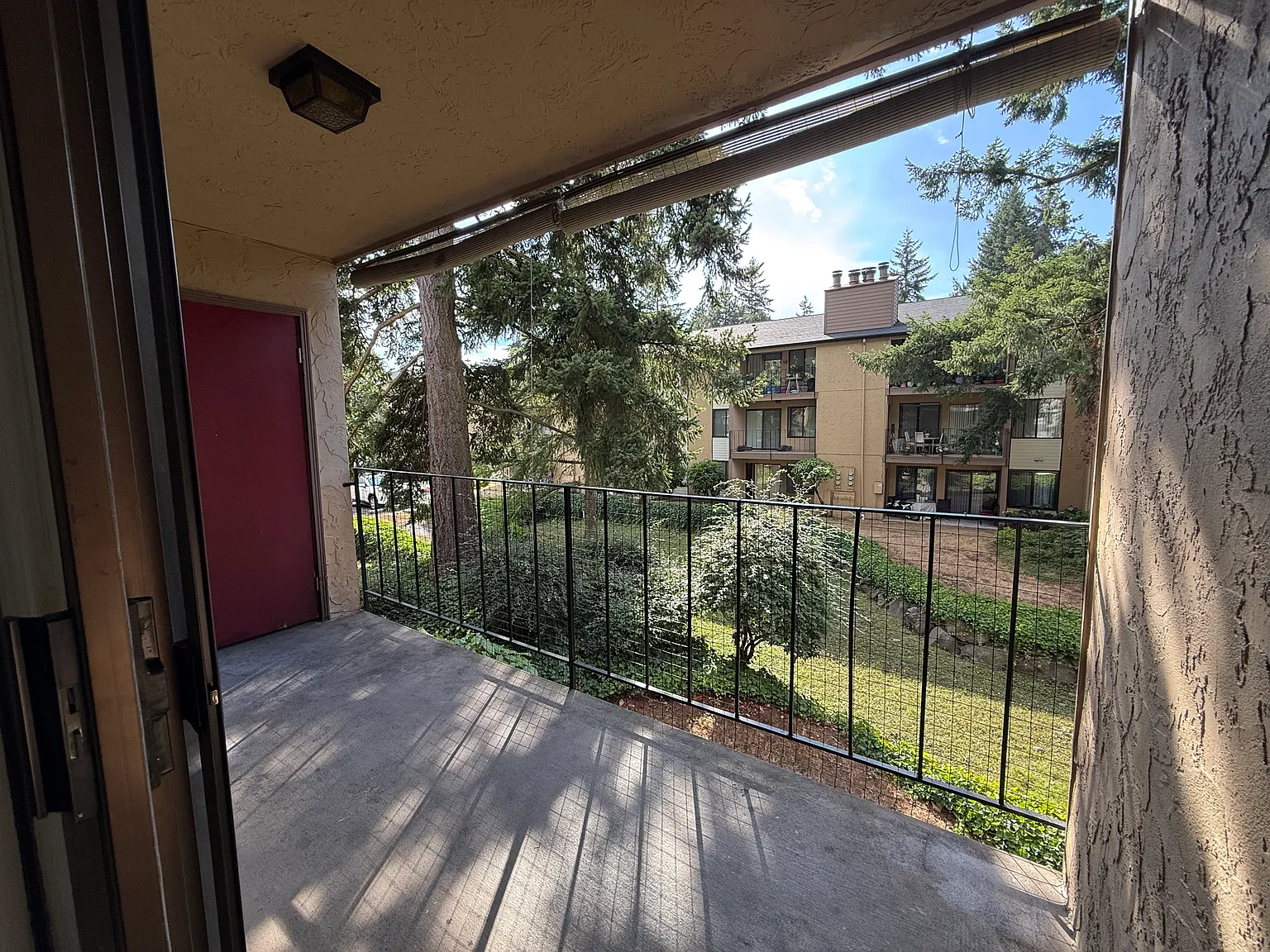 3 bed, 1052 sqft, $2,550 — Photo 4