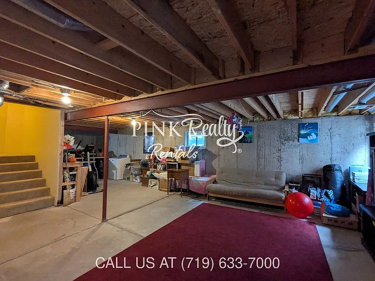 8560 Avens Cir — Photo 31