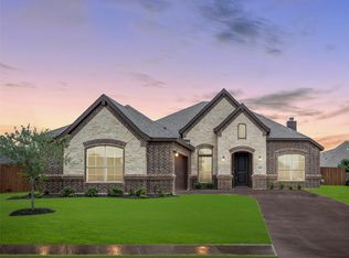 905 Meadow View Dr, Cleburne, TX 76033