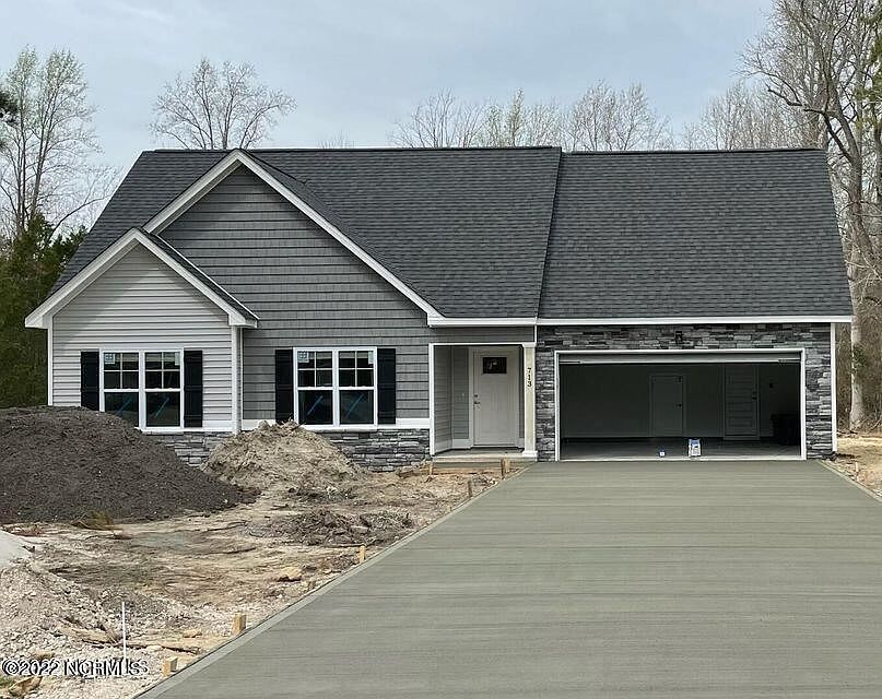1st image of 101 Steeplechase Dr