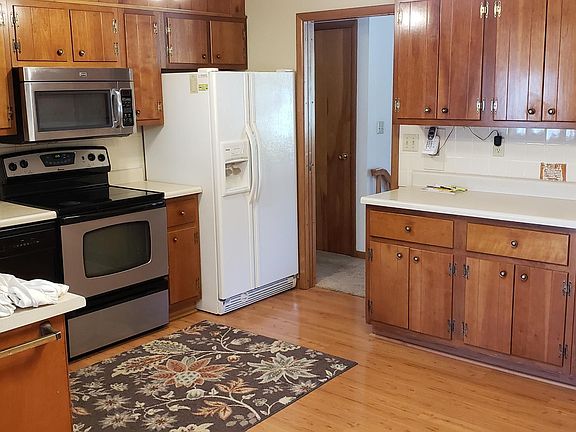 Kitchen cherry cabinets