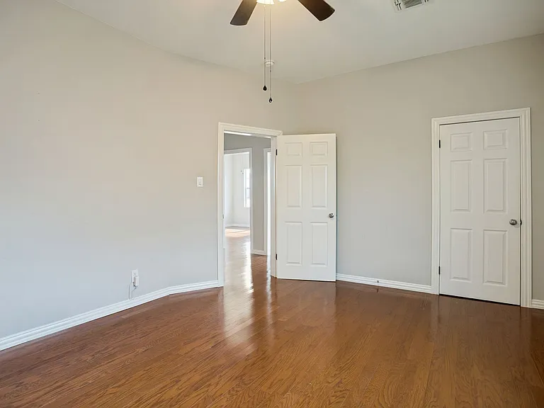 2219 N Flores St — Photo 19