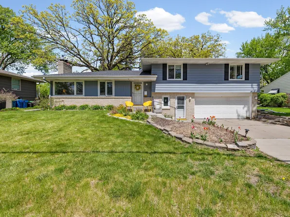 5320 Maddox Ln, Edina, MN 55436