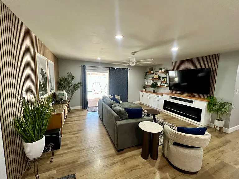 7301 E Almeria Rd — Photo 17