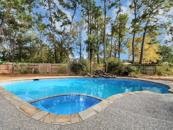 2610 Spring Bend Dr, Spring, TX 77386