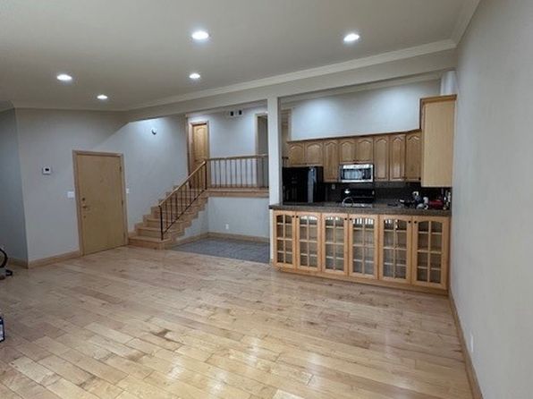 7924 Woodman Ave Unit 80