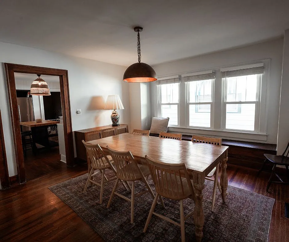 3 bed, 1.5 bath, 1932 sqft, $2,200 — Photo 1