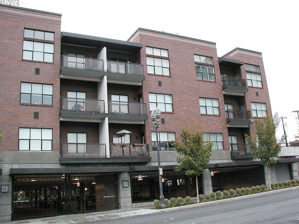 1st image of 300 W 8th St Unit 416