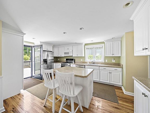 4th image of 6 Hopedale St #6
