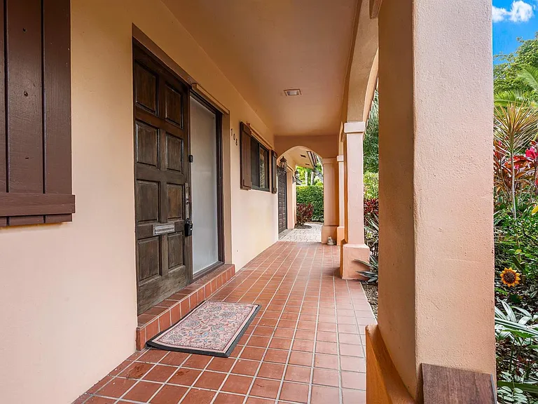 708 NW 6th Dr — Photo 21