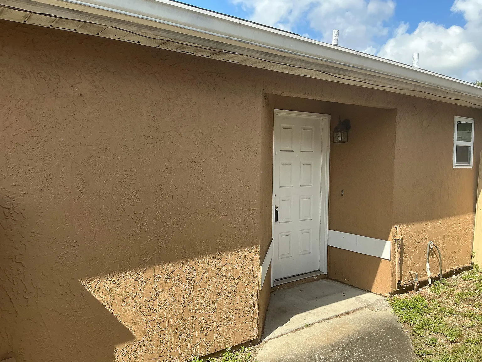 2 bed, 902 sqft, $2,100 — Photo 2