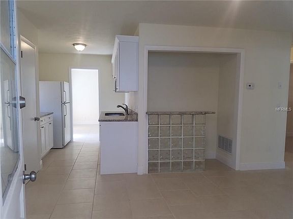 4th image of 2705 W Kirby St