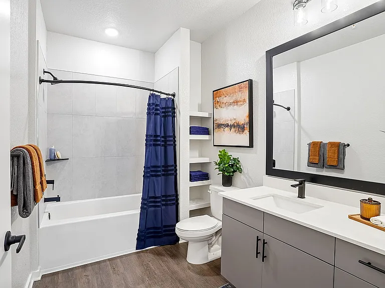 32-web-or-mls-4555 Grv Spgs Cir-Unit 107-S1605-032