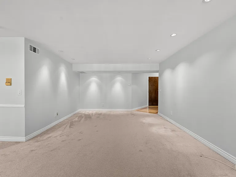 330 W California Blvd — Photo 15