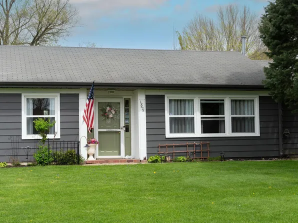 19675 Rolling Acres Dr, South Bend, IN 46614