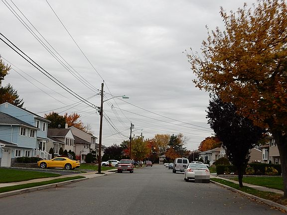 4th image of 246 Oxford Ave