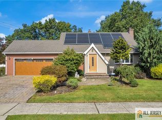 5 Montview Rd, Edison, NJ 08837