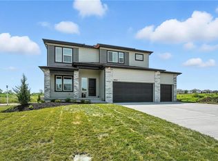 19513 Barstow St, Spring Hill, KS 66083