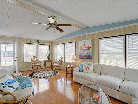 4th image of 922 Periwinkle Circle