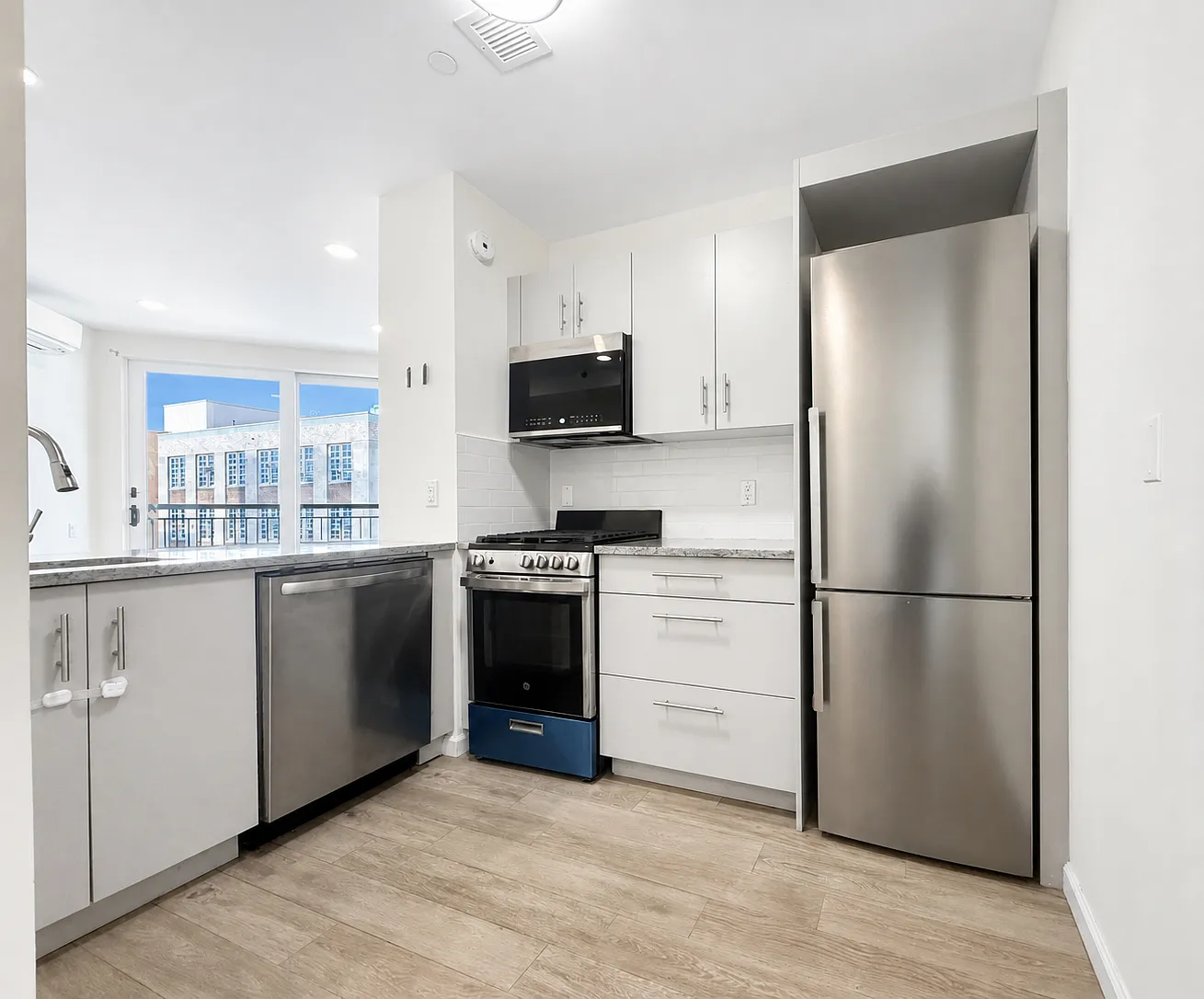 524 Ocean View Avenue — Photo 2